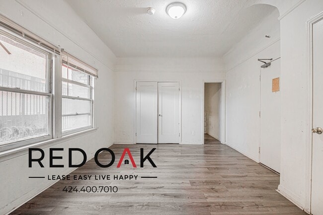 Building Photo - 746 S Coronado St Unit 505