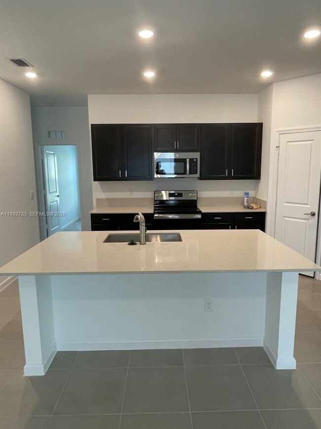 Photo - 4244 Thurso Wy