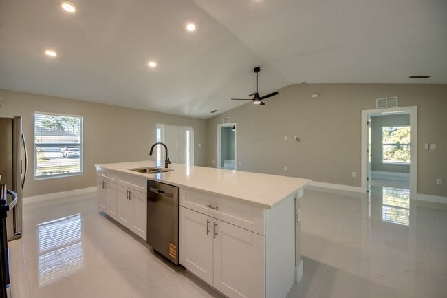 Photo - 3433 NE 11th Pl