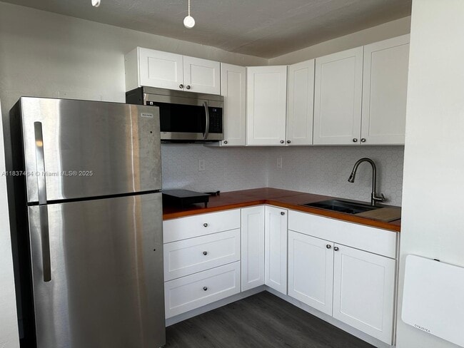 Building Photo - 2115 N 17th Ct Unit 2 Rental