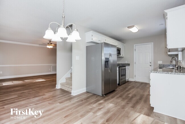 Photo - 5327 Oaktree Dr