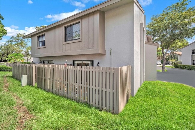 Photo - 10611 SW 113th Pl Unit 93-C