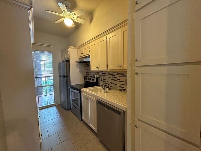 Photo - 7707 Broadway St Unidad 15A