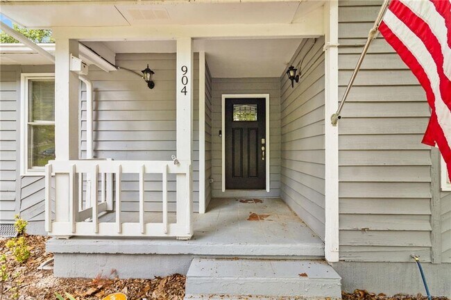 Photo - 904 Dandridge Dr