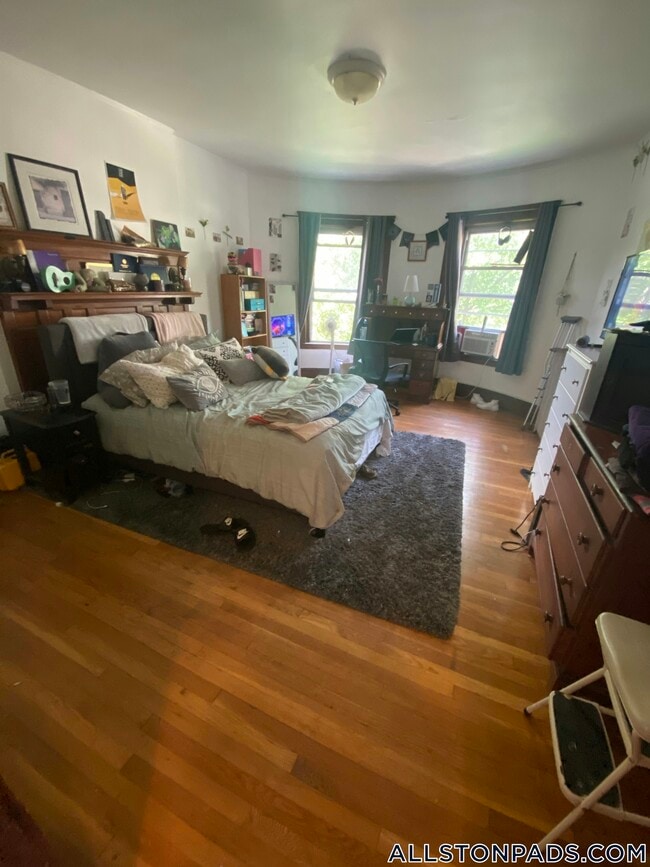 Building Photo - 19 Long Ave