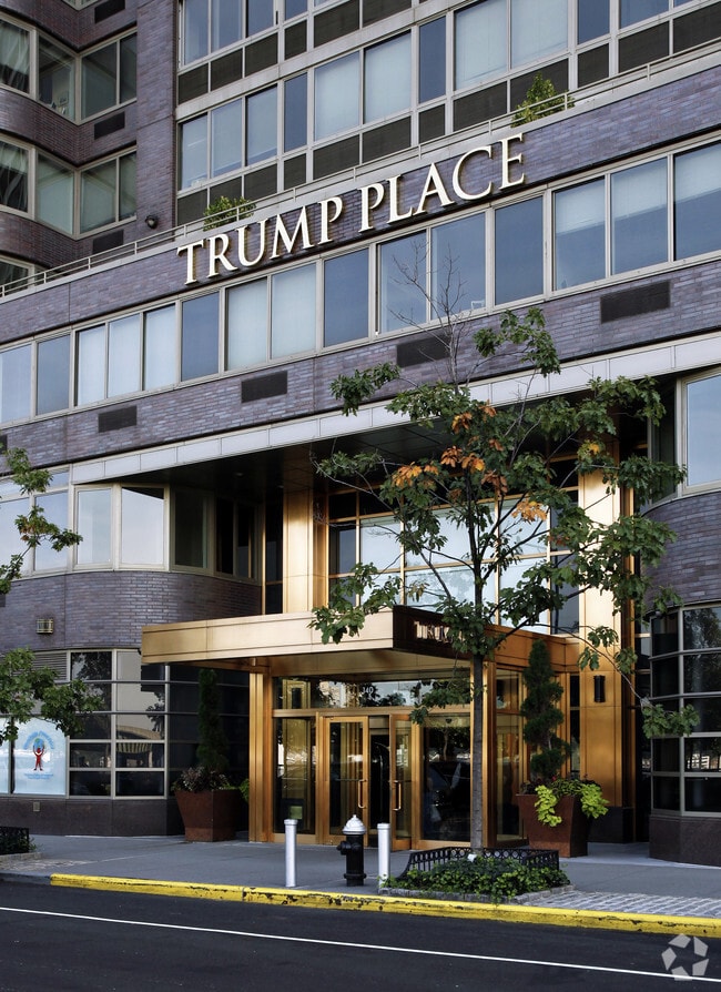 Photo - 140 Riverside Boulevard