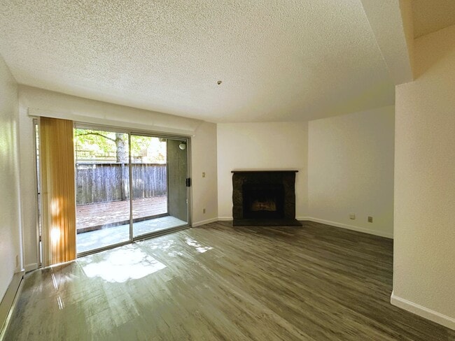 Photo - 1358 Parkway Dr
