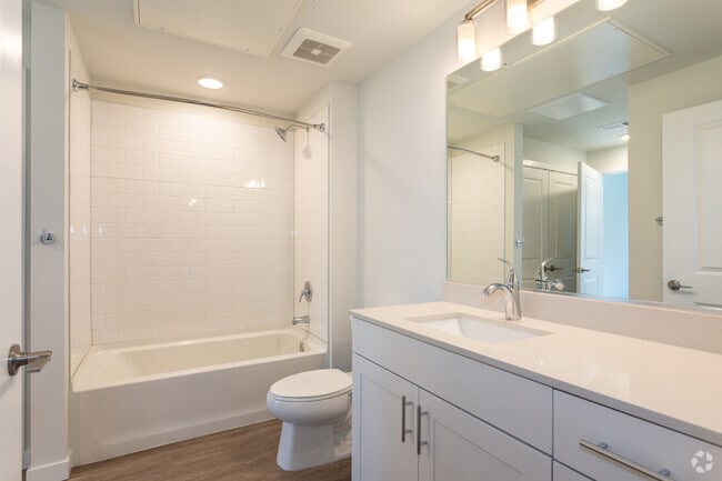 A2 1BR, 1BA - 774SF