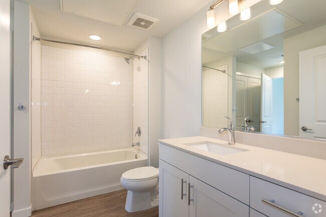 A2 1BR, 1BA - 774SF - Emblem Gateway