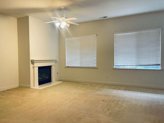 Photo - 1823 N Holly Ave