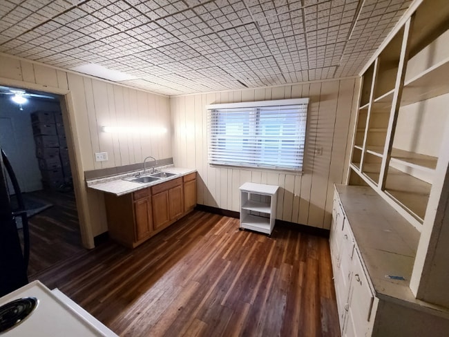 Building Photo - 3116 Peach St Unit Apt 2