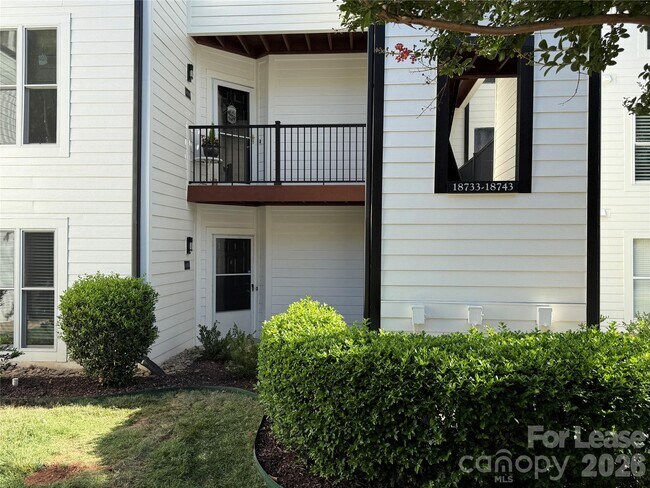 Photo - 18733 Vineyard Point Ln