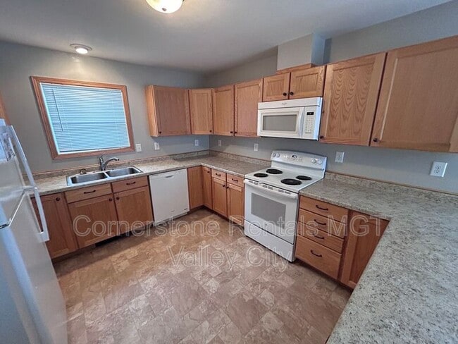 Photo - 545 4th Ave SW