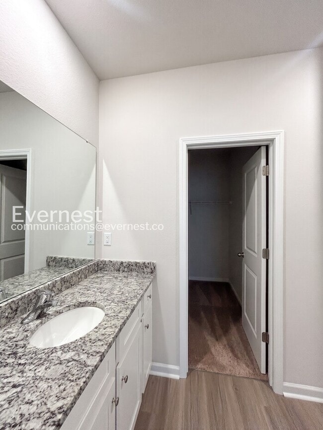 Photo - 221 Aniston Ln