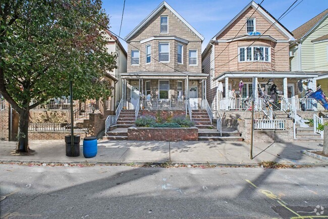 Building Photo - 101 W 6th St Unit 2 Rental