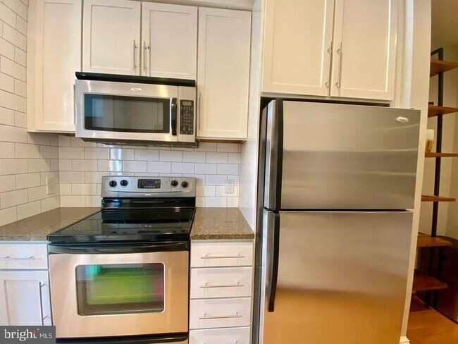 Photo - 2035 2nd St NW Unit GL05