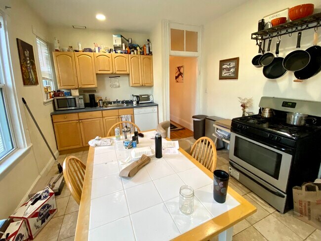 Building Photo - 3 Oswald St Unit 3