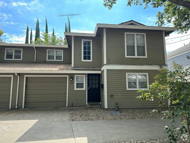 Building Photo - 8125001/45 Unit 8125001002 Rental