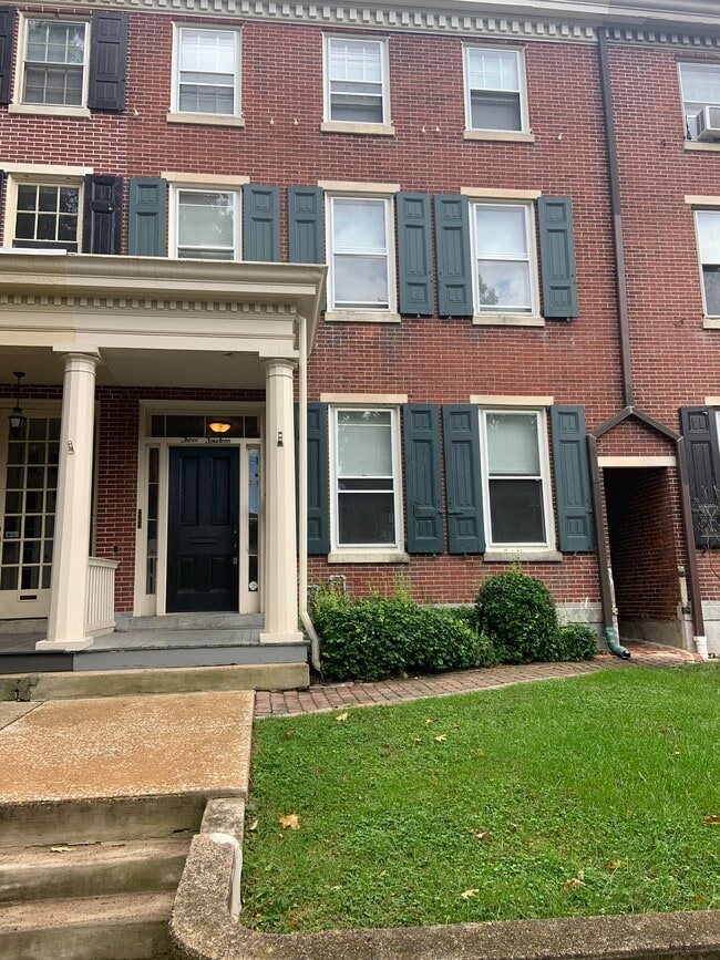 Exterior Front - 314 W Miner St Unit 1