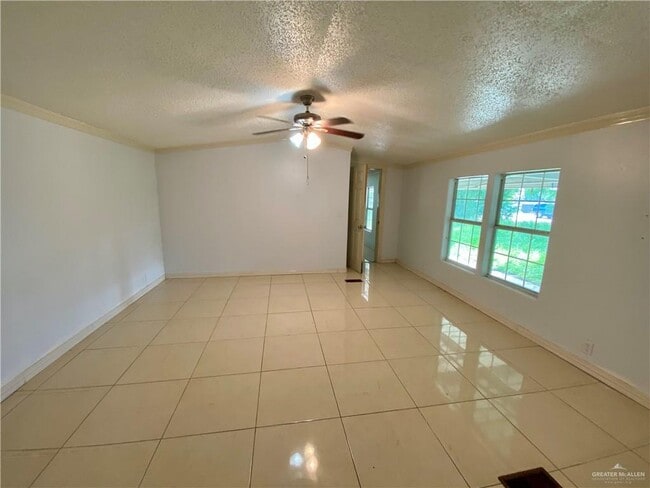 Photo - 15 Rd Runner St