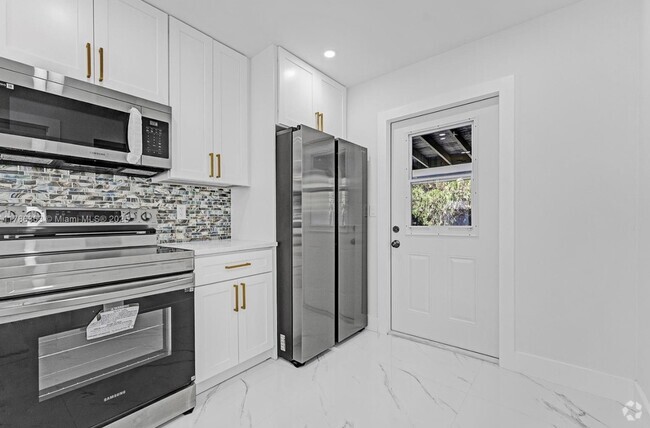 Building Photo - 3837 NE 16th Ter Rental