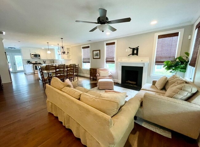 Photo - Rosewood
