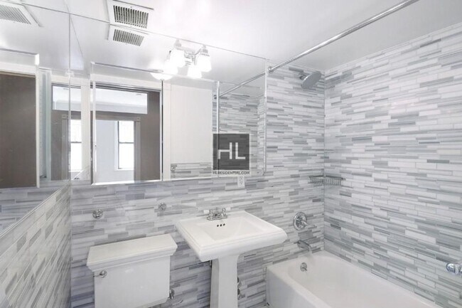 Photo - West 97th Street Unidad 5N