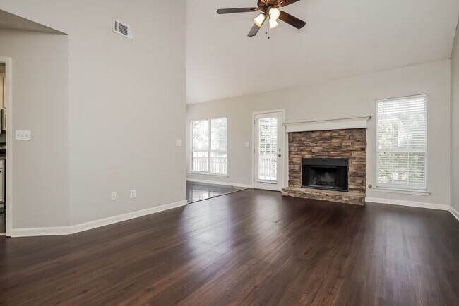 Photo - 685 Chaseridge Dr