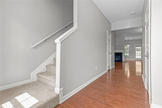 Photo - 5612 Moresby Ct