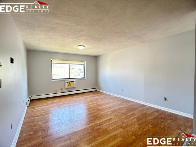 Photo - 30 Glencoe St Unit 1