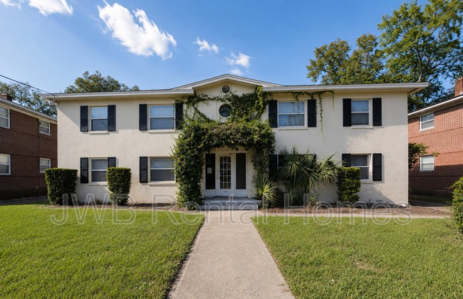 Building Photo - 3126 Belden St Unit 1