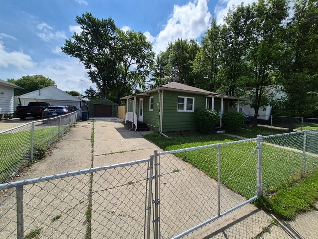 Photo - 1621 Stocker Ave