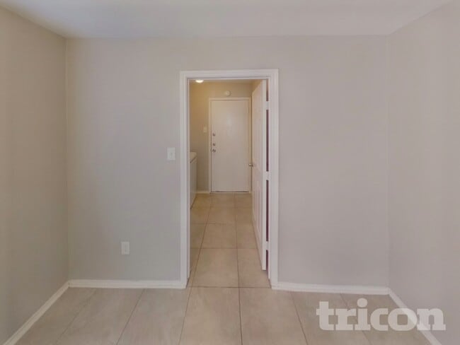 Photo - 1712 Tigris Trail