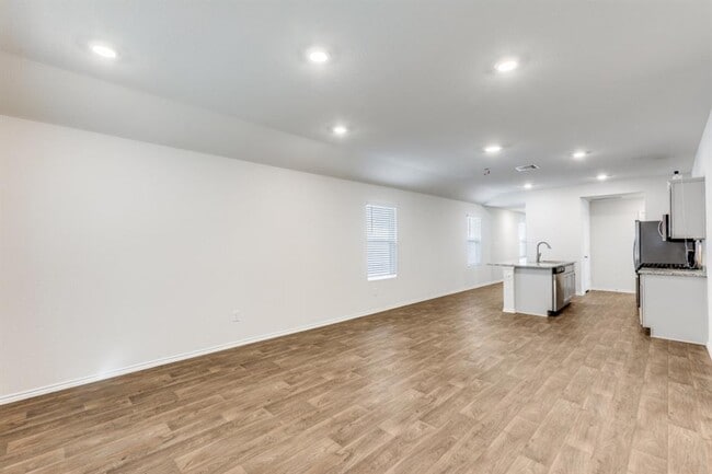 Photo - 250 Granary Dr