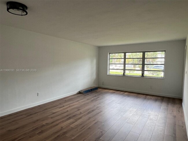 Photo - 1540 NE 191st St Unit 122