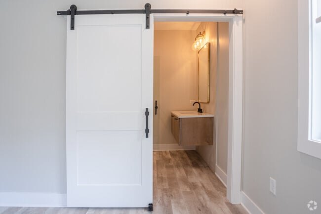 2BR, 2BA