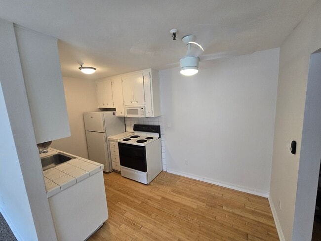 Photo - 4730 Noyes St