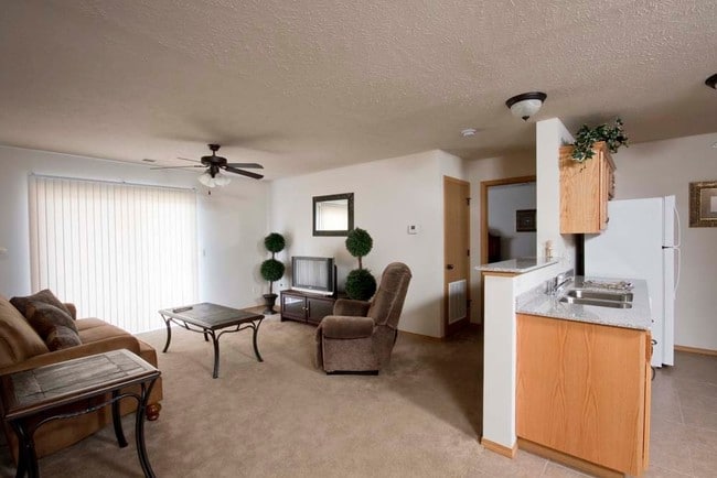 Living area - Oak Court