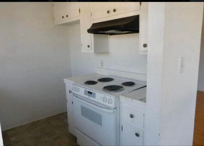 Photo - 1331 Pinetree Dr Unit 4