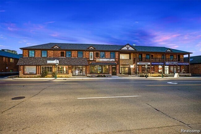 Photo - 134 W University Dr Unidad 311