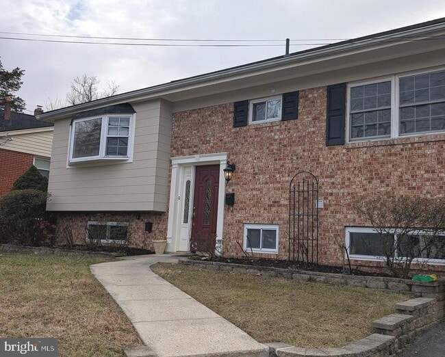 Building Photo - 5711 Berwyn Rd