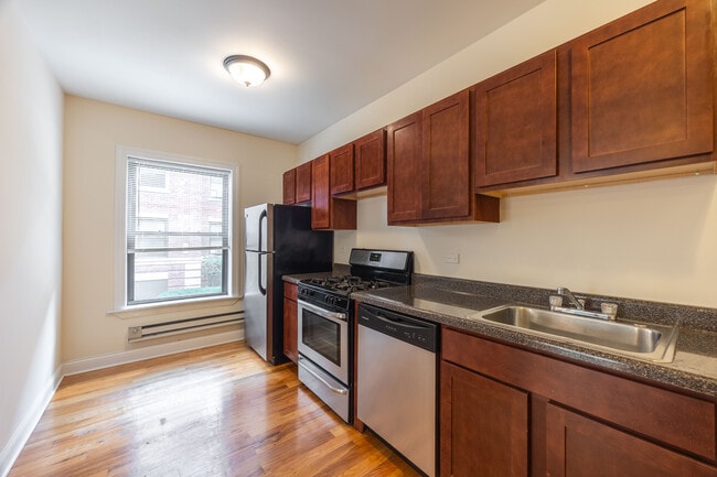 Photo - 951 W Cornelia Ave Unit 2D