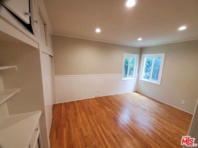676 Bienveneda Ave