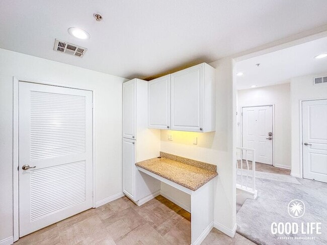 Photo - 2260 Watermarke Pl
