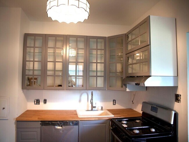 Photo - 3934 Avery St