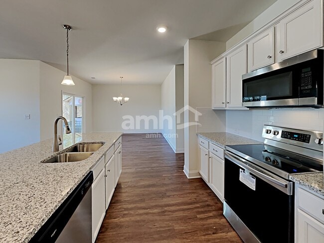 Photo - 7068 Creeksong Dr