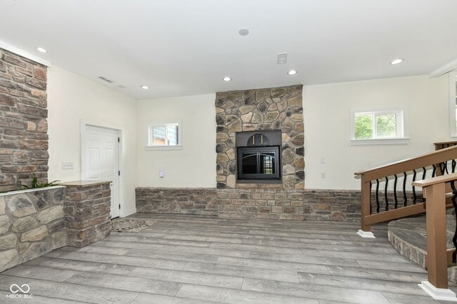 Photo - 6348 W 750 N