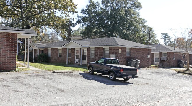 Hyde Avenue Apartments - Hyde Avenue Apartments