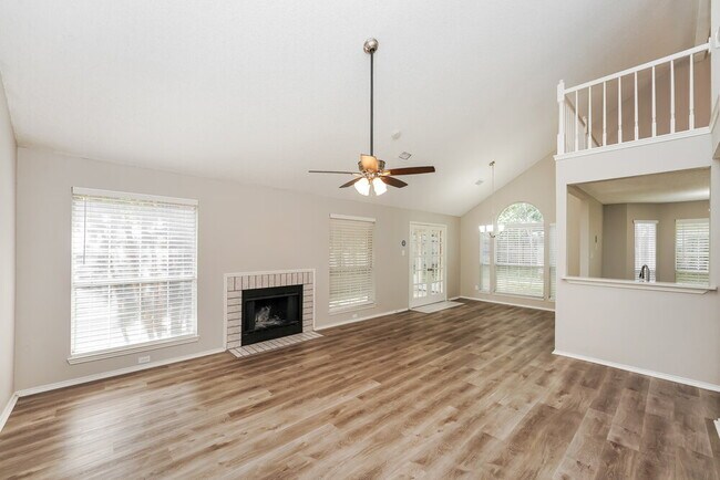 Photo - 809 Clover Hill Ln