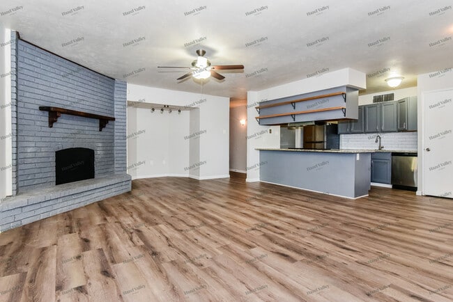 Photo - 5805 Ridgecove Dr